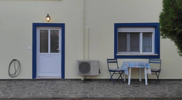 Holiday apartment with garden — photo 5