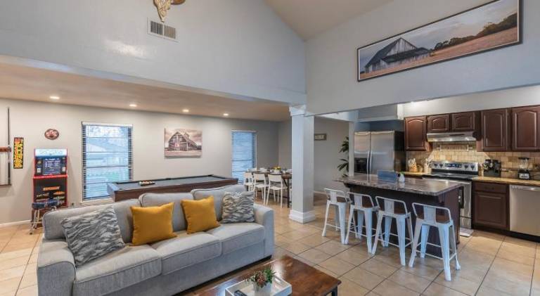 Vacation home with pool | Suitable for remote work | Pet-friendly — photo 5