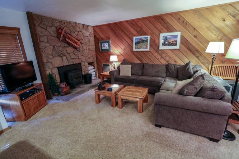 Snowcreek I 39 Pet-Friendly, Private Washer Dryer, Mountain Views in Mammoth Lakes, CA