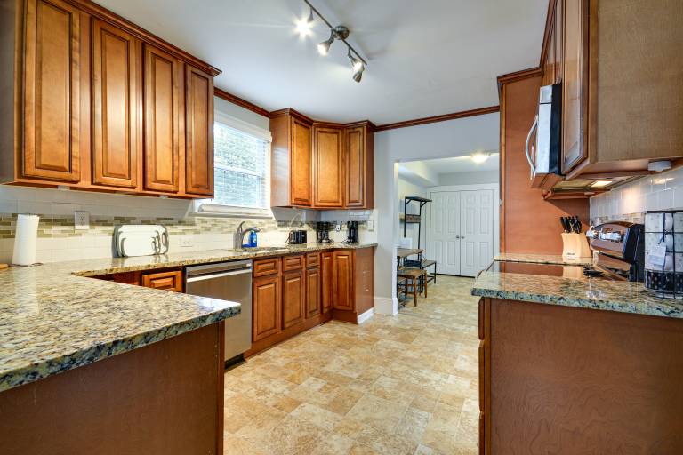 Great for Travel Nurses! Winston-Salem Gem w/ Yard — photo 2