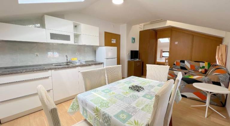 Apartment with patio & yard | Next to the beach | Pet-friendly — photo 4