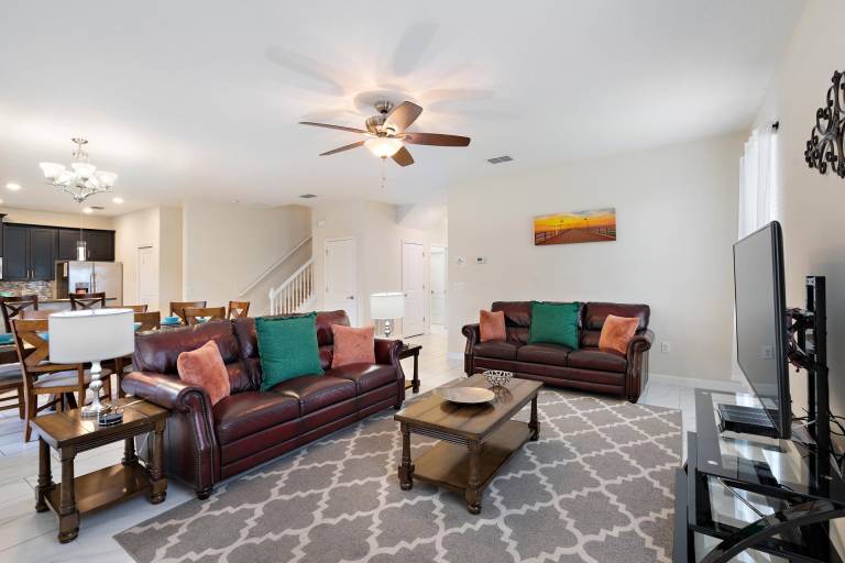 Children-friendly pleasant vacation home with private pool & grill | Pets allowed — photo 3