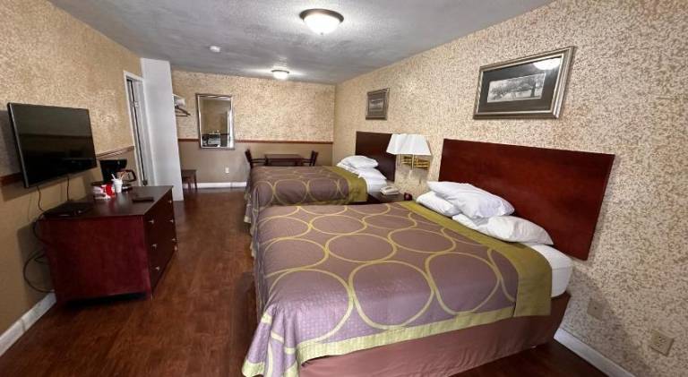 Budget inn — photo 2
