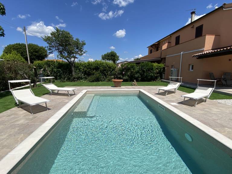 Fully equipped charming house with private pool, BBQ & terrace | Pets allowed — photo 3