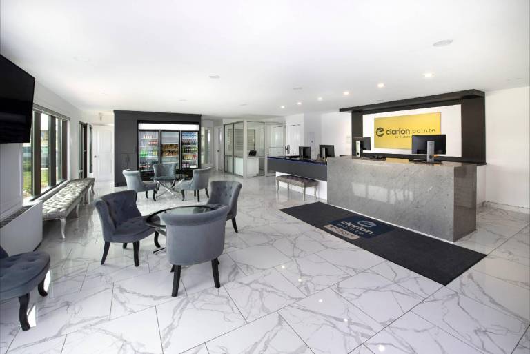 Clarion Pointe — photo 4