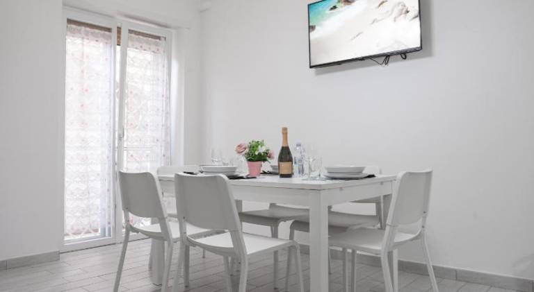 Holiday apartment with 1 room for 6 persons in Pomezia