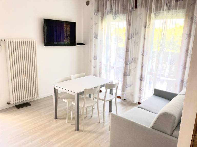 Holiday apartment with 2 rooms for 6 persons — photo 2