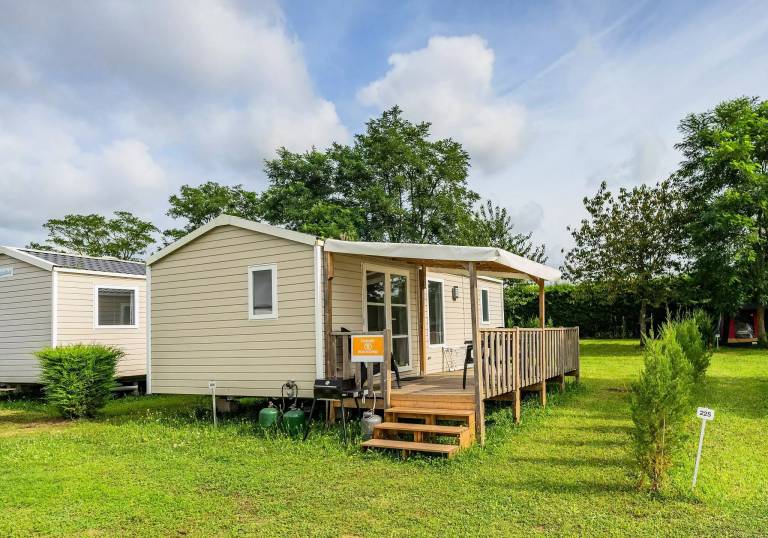 Nice mobile home with terrace, pool & barbeque | Dogs allowed — photo 3