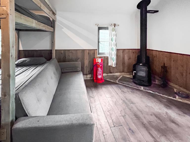 Family-friendly pleasant cottage with BBQ, garden & jacuzzi | Pets allowed — photo 2