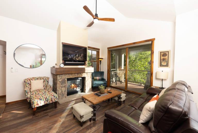 Aspen Trail Junction: Main St, Walk to Peak 9, Shared Pool & Hot Tub, Shuttle — photo 4