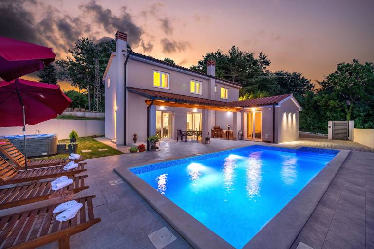 Ferienhaus in Kujići, Manjadvorci für max. 9 Personen, Ferienhaus in Kujići, Manjadvorci für max. 9 Personen,