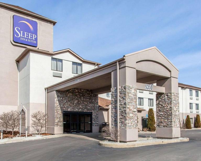 Sleep Inn & Suites Near I 90 and Ashtabula