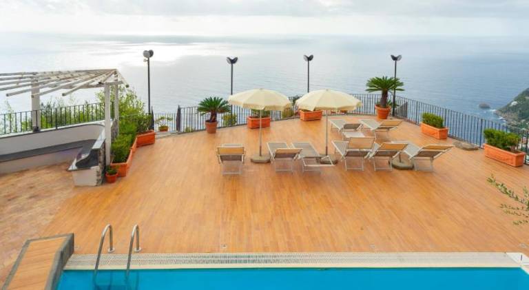Pleasant villa with patio, private pool & garden | Pets are welcome in Praiano