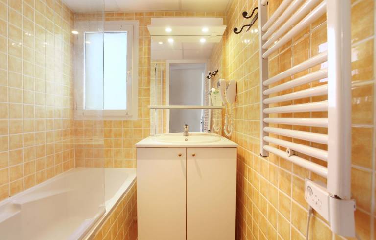 Family-friendly condo with hot tub & pool | Pet-friendly — photo 2