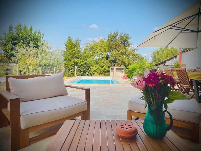 Fully equipped vacation home with pool & barbecue | Perfect for remote work | Pet-friendly — photo 4