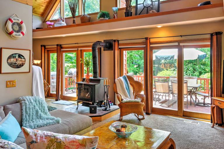 Roomy House on 2 Acres - 2 Mi to Egg Harbor Beach! — photo 3