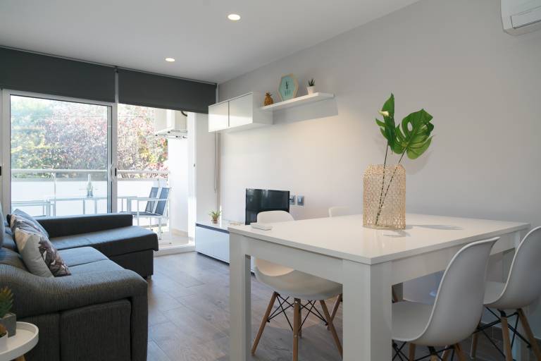 Fully equipped wonderful rental apartment with terrace | Next to the beach | Pets are welcome — photo 3