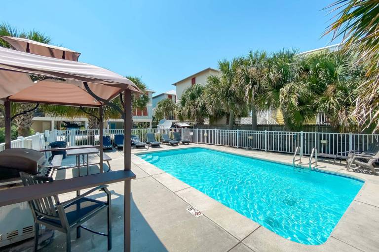 House with barbecue & pool in Al