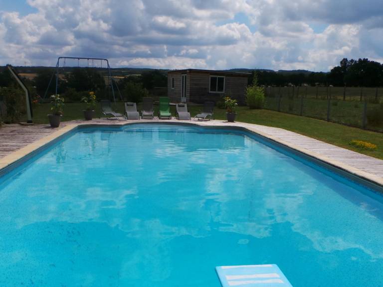 Fully equipped cottage with pool, garden & BBQ | Pets allowed — photo 2