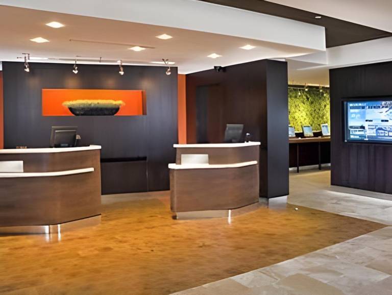 Courtyard by Marriott Atlanta Airport South/Sullivan Road — photo 4