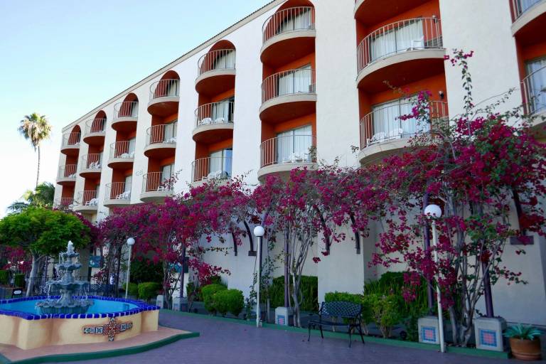 Golden Sails Hotel — photo 4