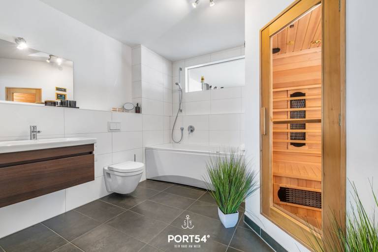 Sonnenlicht - First row by the water, ground floor, sauna, whirlpool tub, — photo 3