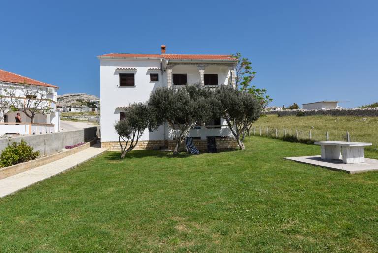 Studio flat near beach Kustići, Pag (AS-6353-a) in Novalja