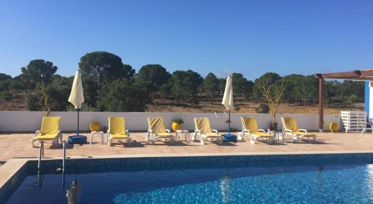 Fully equipped house with barbecue, private pool & patio | Suitable for remote work | Pets are welcome in Setubal