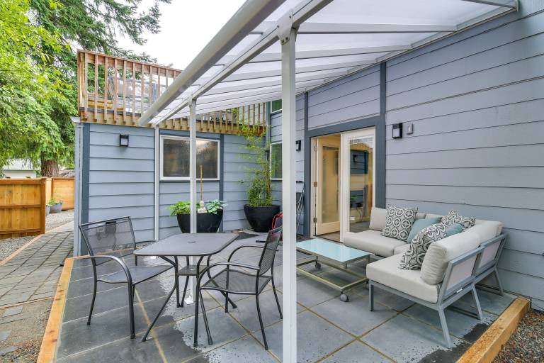 Patio & Grill: Dog-Friendly Redmond Getaway! — photo 3