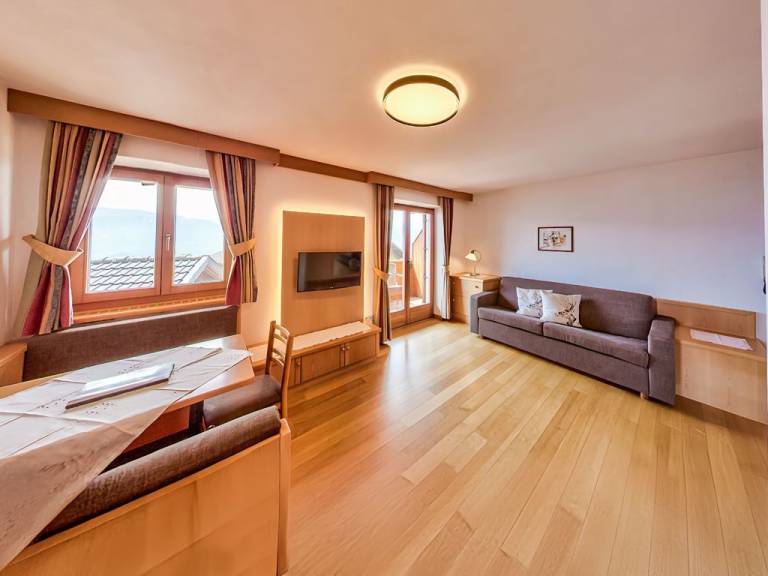 Ferienwohnung in Salonetto, Zona Artigianale Meltina f&uuml;r max. 4 Personen