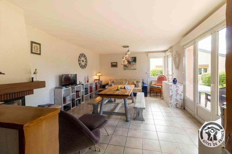 Gite with garden, BBQ & patio — photo 3