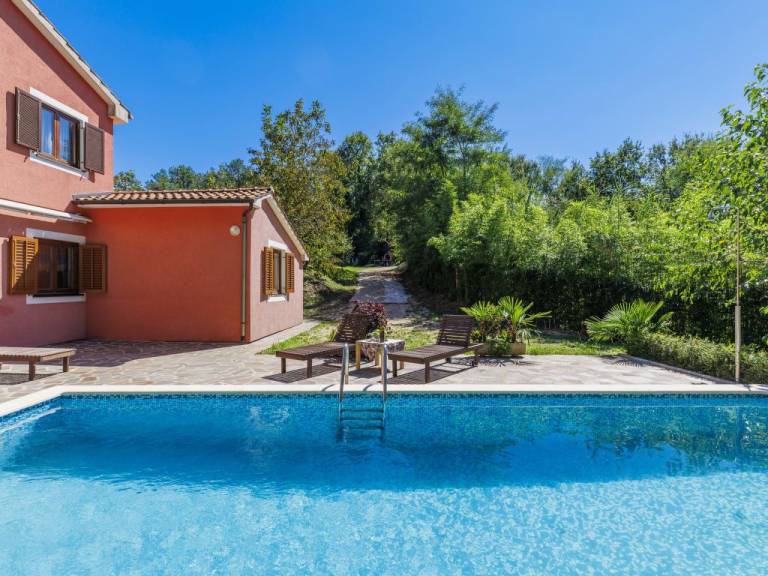     
Apartament ∙ 12 gości ∙ 5 sypialni
