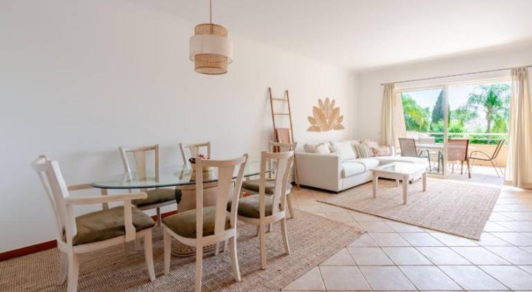 Fully equipped holiday apartment with private pool, yard & terrace | Pet-friendly — photo 4