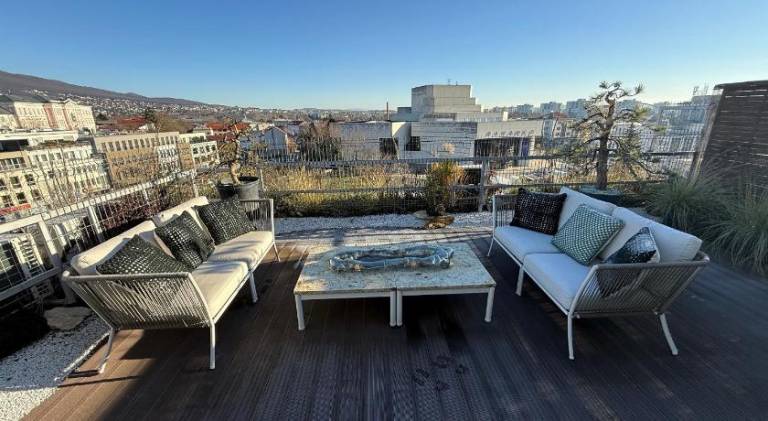 Apartment with jacuzzi — photo 4