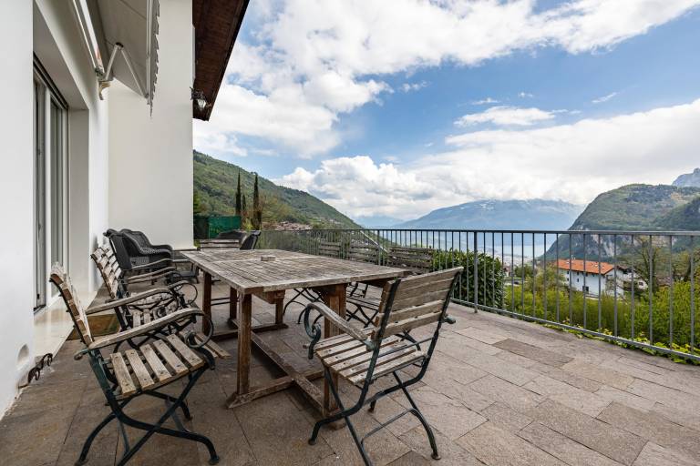 Villa with private pool, garden & fast internet | Lake view — photo 5