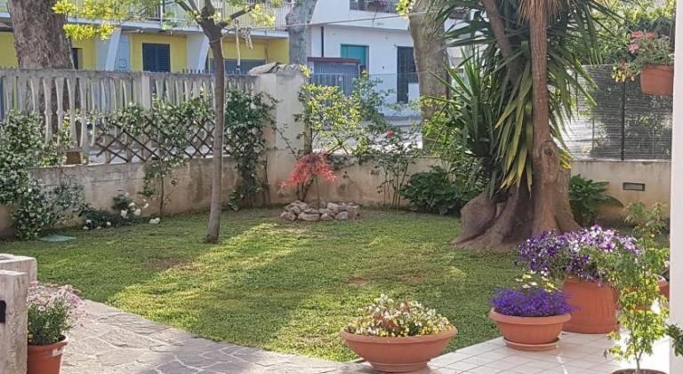 Holiday apartment with 3 rooms for 7 persons in San Giovanni Teatino