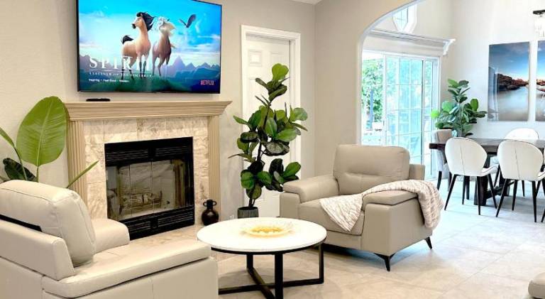 Fully equipped charming vacation home with yard & barbeque | Perfect for remote work | Pets allowed — photo 5