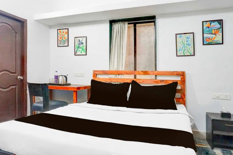 Hotel O Baner Near Mumbai Pune Highway