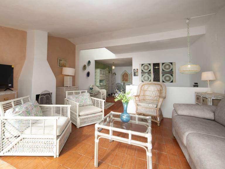 Fully equipped rental apartment with patio & garden | Sea view | Next to the beach | Pets allowed — photo 3