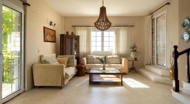 Villa with patio, yard & barbeque | Perfect for remote work | Dogs allowed — photo 2