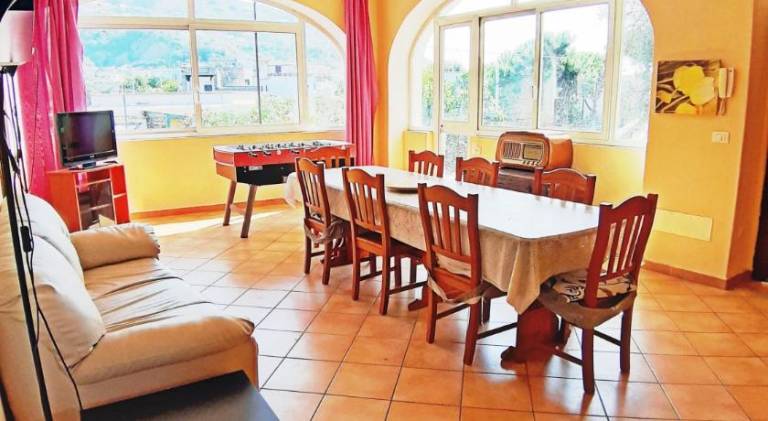 Holiday apartment with terrace & yard in Casamicciola Terme