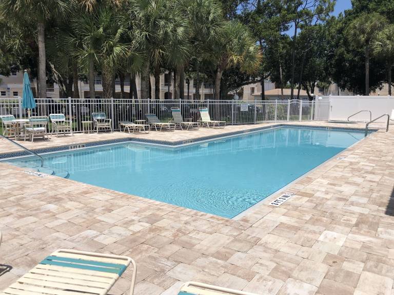 Condo Pelican Bay