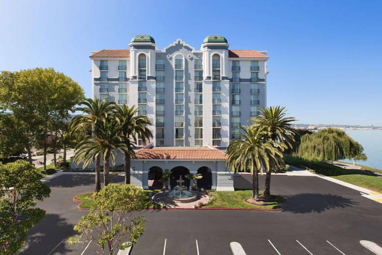 Embassy Suites by Hilton San Francisco Airport Waterfront — photo 4