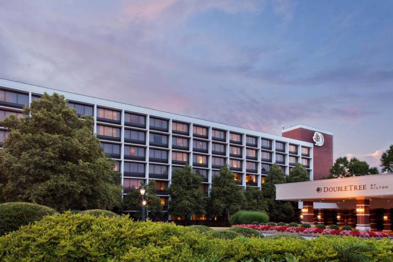 DoubleTree by Hilton Charlottesville in Shenandoah, MD