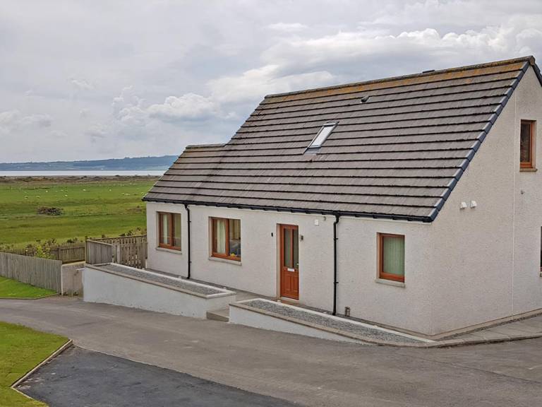 Cottage  Tain