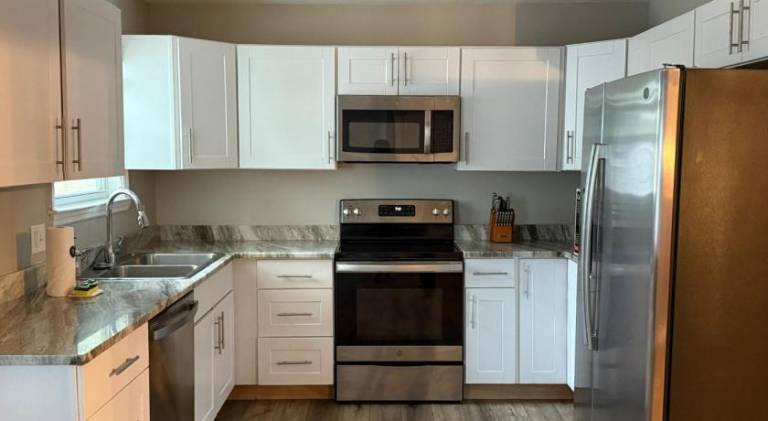 Gilded Magnolia Hideout, Sleeps8, Hot Tub, pet friendly — photo 4