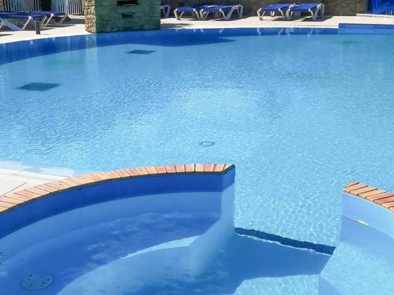 Mobile home with heated pool & patio — photo 3