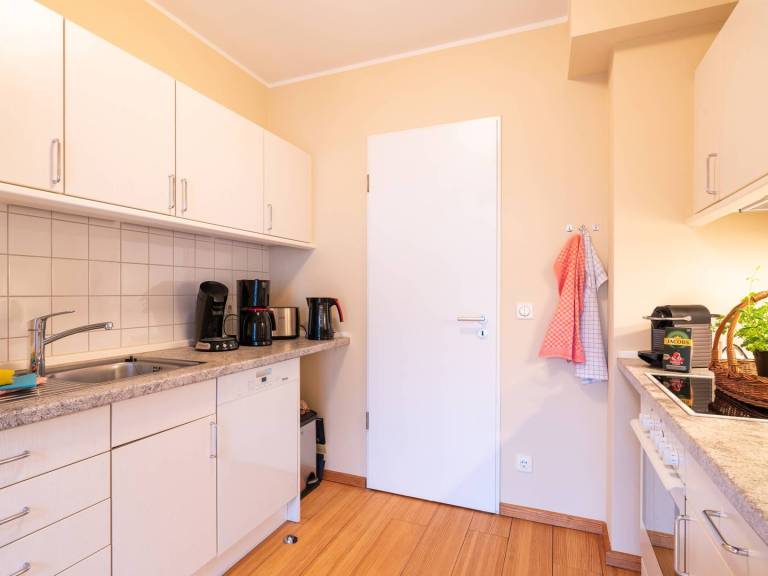 Appartement mit 1 Schlafzimmer und Balkon — photo 5