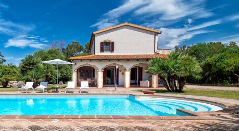 Villa with pool in Alghero