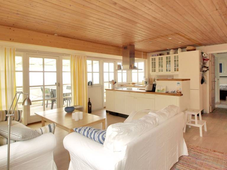Children-friendly charming vacation home with patio & barbecue | Sea view | Pets are welcome — photo 3